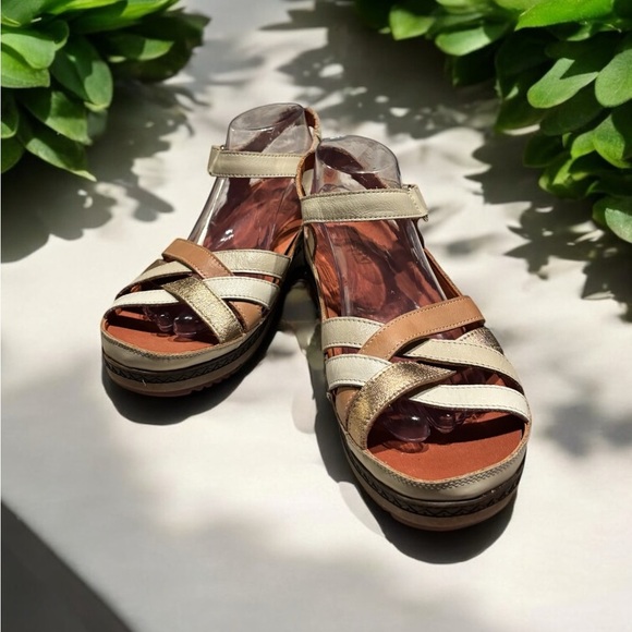 Pikolinos Granada Multi Color Woven Leather Strap Sandal. Like new. - Picture 11 of 15